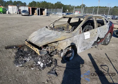 2018 Ford Focus Se z USA, uszkodzony, nr VIN 1FADP3F29JL255579